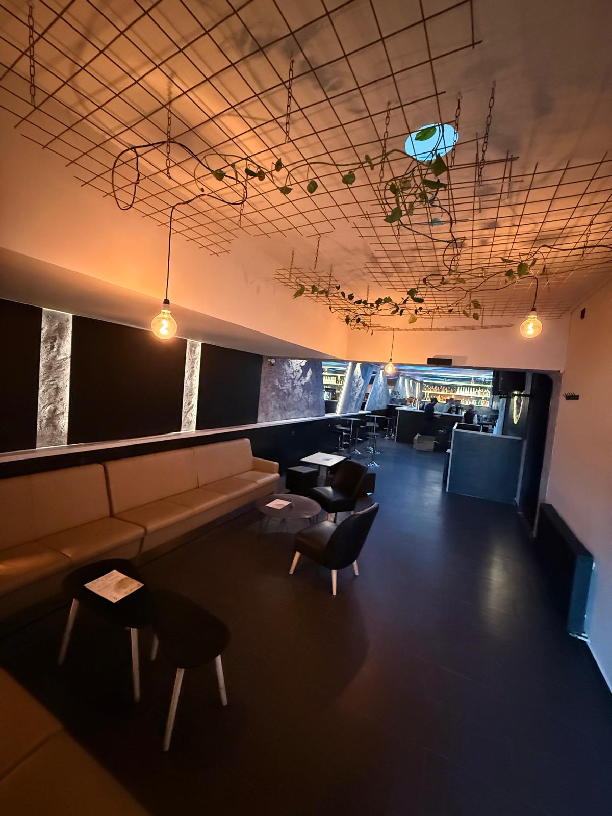Luna Bar